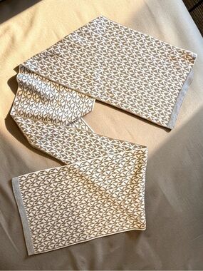 MICHAEL MICHAEL KORS Knit Reversible Scarf OS
